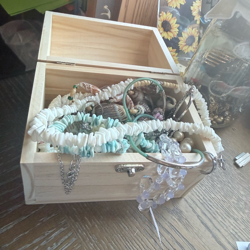 Beachy Jewelry Treasure Chest